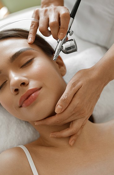 Overview of OxyGeneo Facial